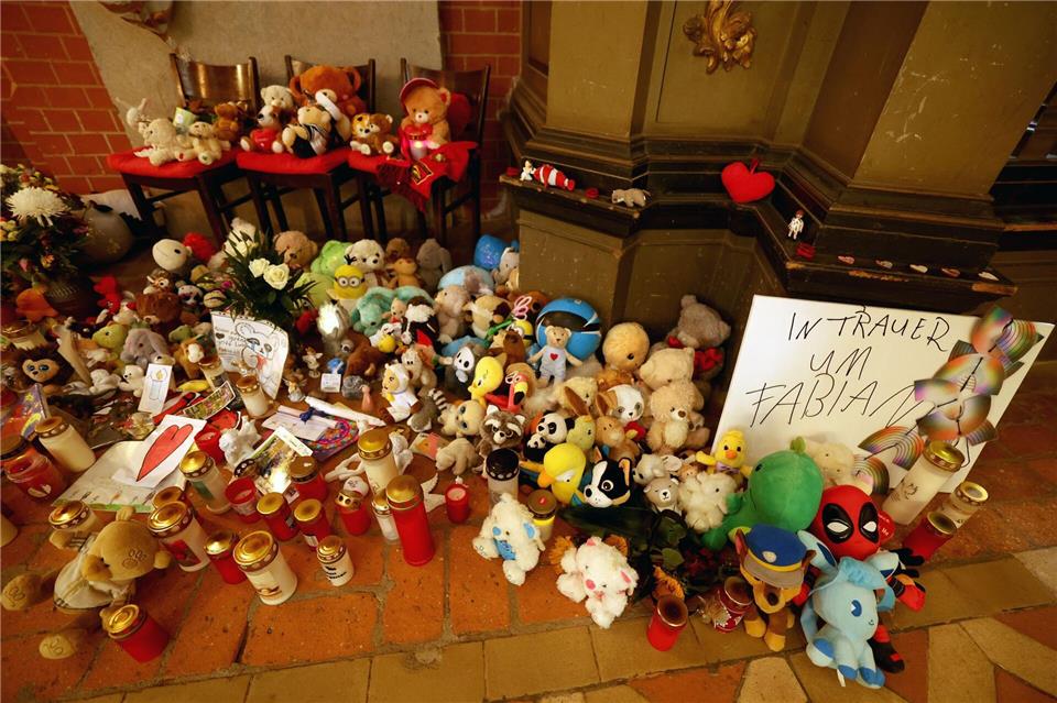 Vor vier Wochen verschwand der achtjährige Fabian, der Opfer eines Gewaltverbrechens wurde. (Archivbild)Bernd Wüstneck/dpa