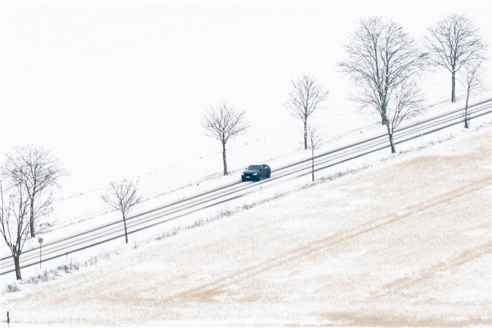 Vorerst hat es sich ausgeschneit, aber am Mittwoch kann es nochmal Flocken geben.Julian Stratenschulte/dpa
