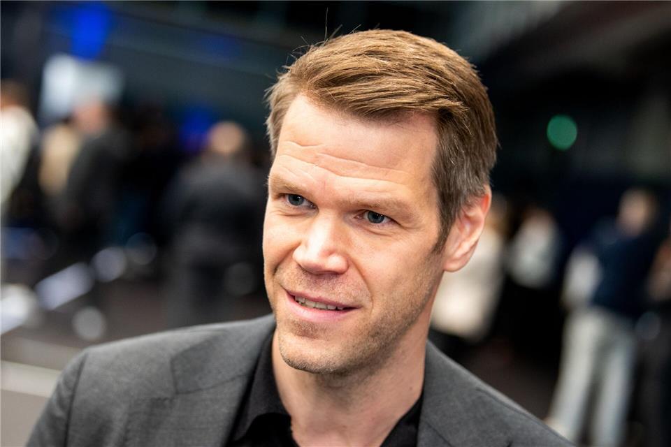 Vorstand Eric Huwer hat volles Vertrauen in das Team des HSV. (Archivbild)Daniel Bockwoldt/dpa