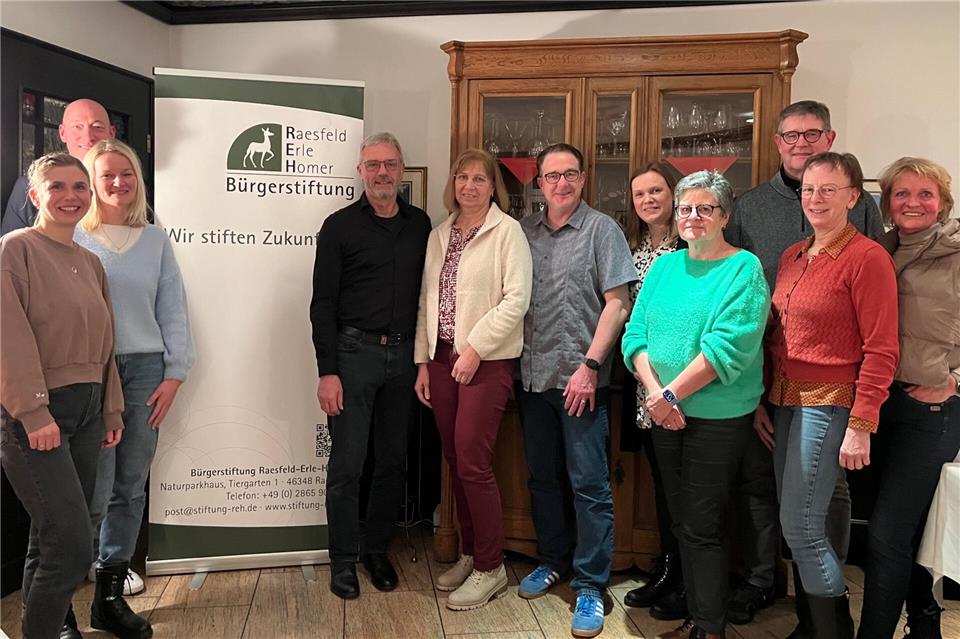 Vorstand, Stiftungsrat und Beirat haben sich jüngst zum Neujahrsempfang getroffen (v. l.): Lea Eckerlein, Julia Gesing, Thomas Schulte-Terhart, Peter Stöbel, Rita Grömping, Heiko Gudel, Kathrin Bonhoff, Ruth Beering, Richard Beering, Jutta Bonhoff und Ute Heidermann-Rösler.