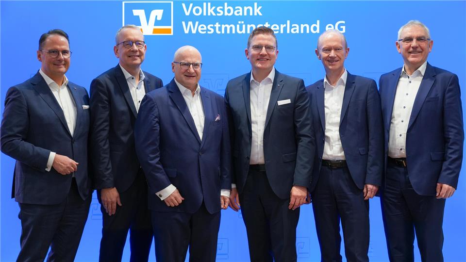 Vorstand der Volksbank Westmünsterland eG, v.l. Marcus W. Leiendecker, Matthias Entrup, Dr. Carsten Düerkop (Vorstandsvorsitzender), Henning Henke, Berthold te Vrügt, Berthold Stegemann.