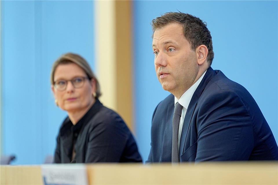 Vorstellung eines Aktionsplans zur Bekämpfung von Steuer- und Finanzkriminalität: unter anderem härtere Strafen, Registrierkassen-Pflicht und bessere Koordination von ErmittlungenMichael Kappeler/dpa