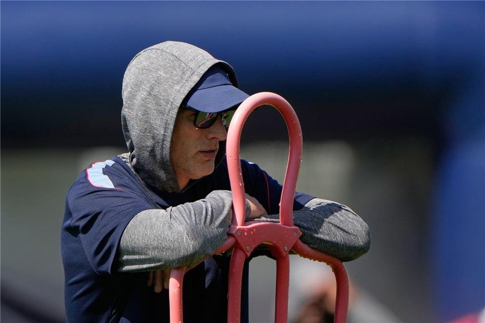 WM 2026: Englands Trainer Tuchel beobachtet vor Spiel um Platz drei das TrainingCharlie Riedel/AP/dpa