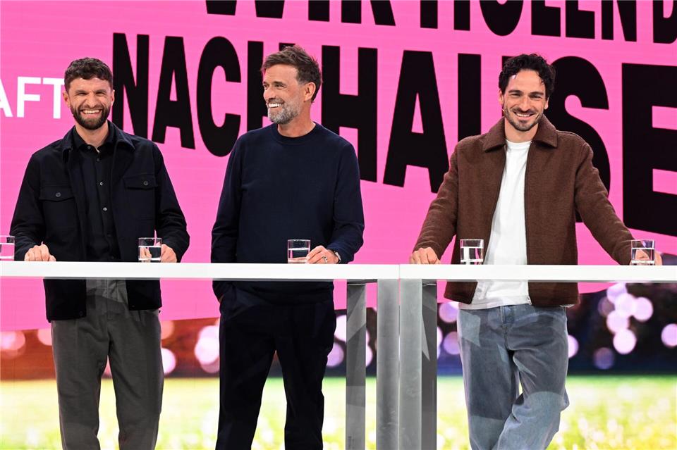 WM-Experten unter sich: Thomas Müller, Jürgen Klopp und Mats Hummels. Felix Hörhager/dpa