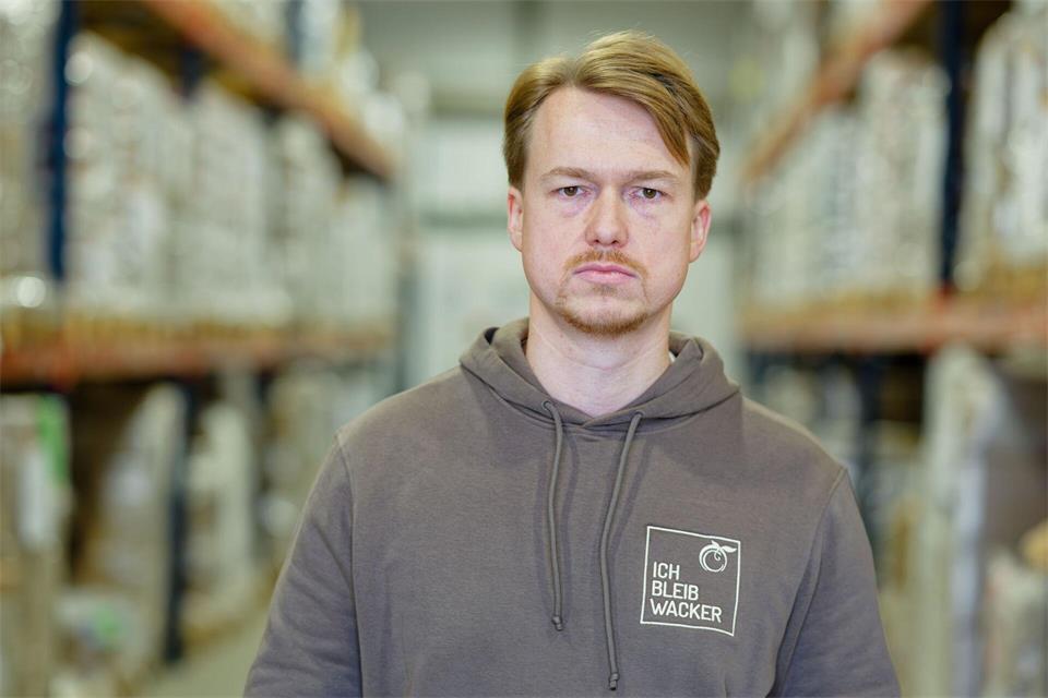 Wacker-Geschäftsführer Matteo Wacker sieht keine Verwechslungsgefahr. (Archivbild)Uwe Anspach/dpa