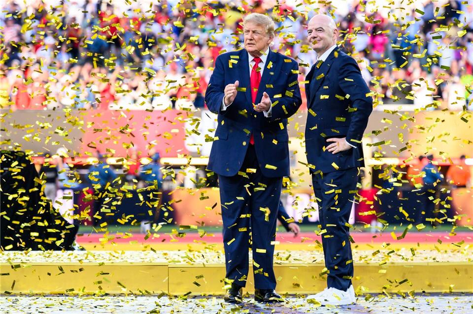 Während der WM hatten Donald Trump (l) und Gianni Infantino richtig viel Spaß zusammen. (Archivbild)Tom Weller/dpa