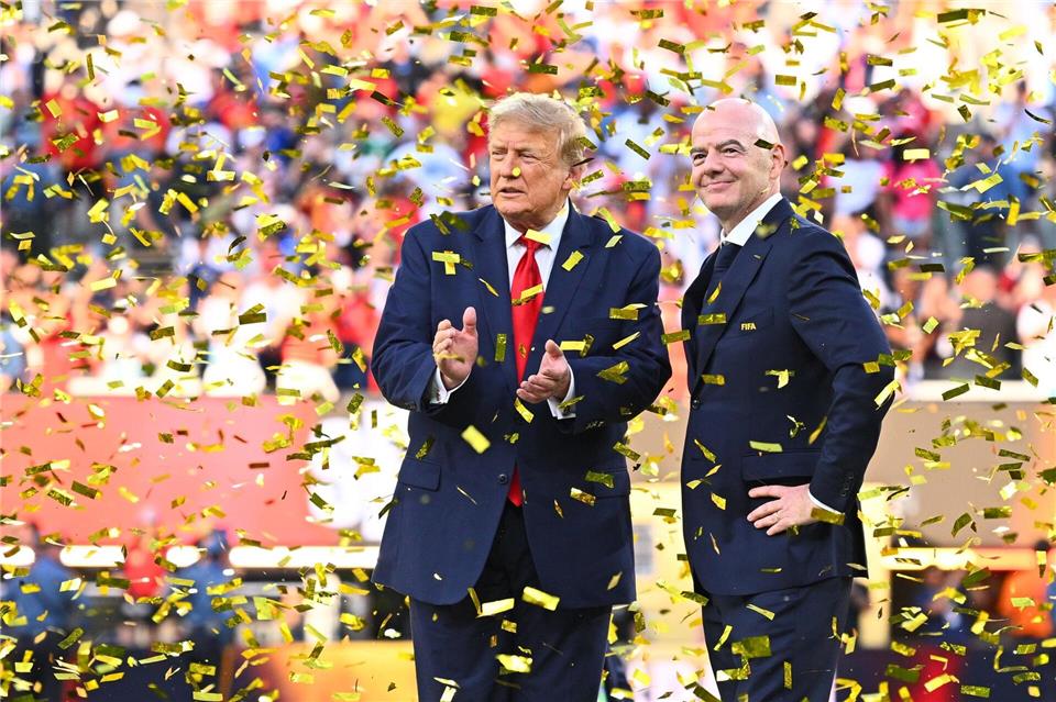 Während der WM hatten Donald Trump (l) und Gianni Infantino viel Spaß zusammen. (Archivbild)Tom Weller/dpa
