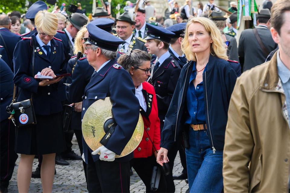 Während des Schützenausmarsches 2025 in Hannover drehte Maria Furtwängler als Kommissarin Charlotte Lindholm einen „Tatort“, der nun am Neujahrstag 2027 ausgestrahlt werden soll. (Archivbild)Julian Stratenschulte/dpa