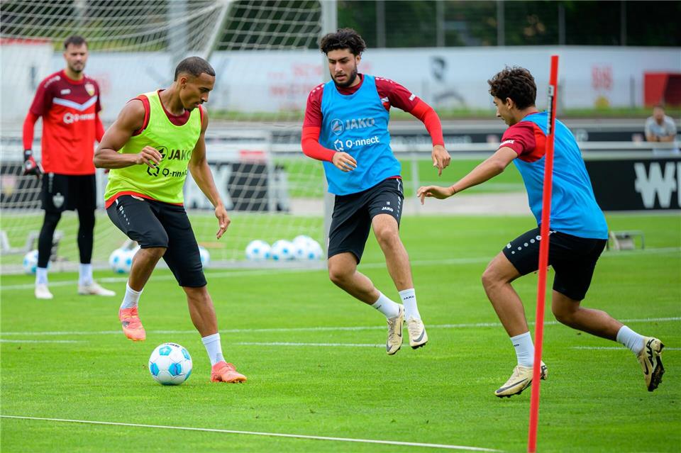 Wahid Faghir (M) spielt künftig wieder in seiner dänischen Heimat.Marco Wolf/dpa