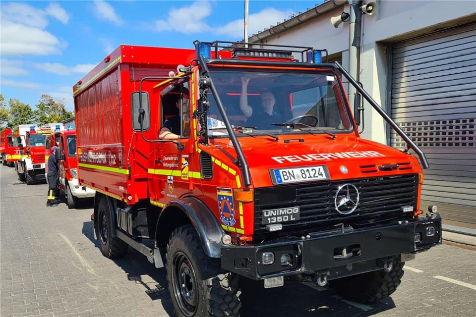 Waldbrand-Spezialisten der Feuerwehr aus Deutschland sind auf dem Weg nach Spanien. Sie sollen dort bei der Bekämpfung der verheerenden Waldbrände helfen.Feuerwehr Bonn/dpa