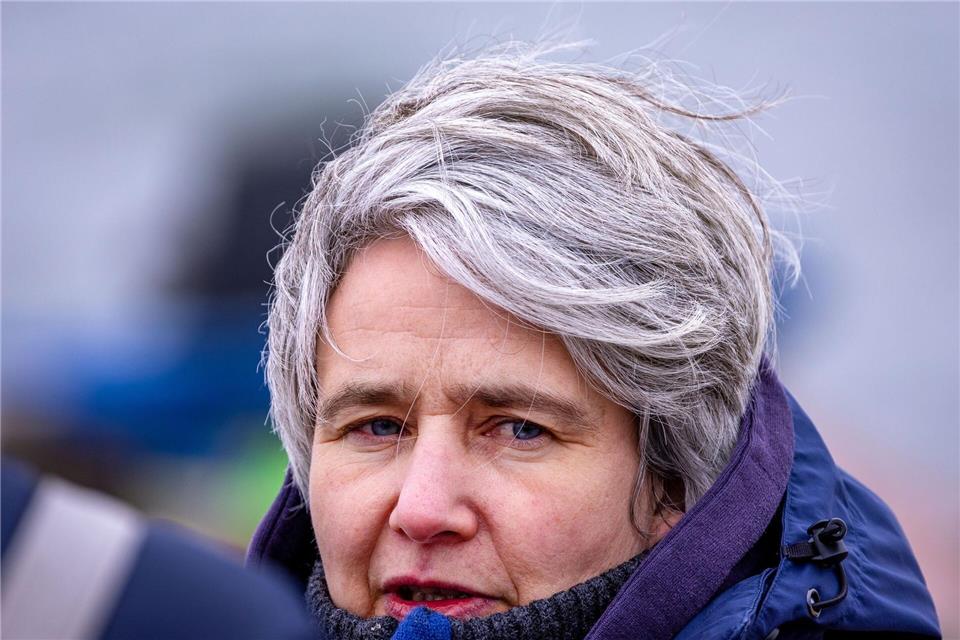 Walexpertin Stephanie Groß begleitet die Rettungsaktion.Jens Büttner/dpa