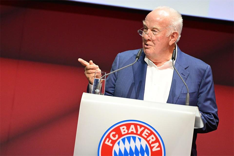 Walter Mennekes hört nach zehn Jahren als Vizepräsident beim FC Bayern auf. (Archivbild)Angelika Warmuth/dpa