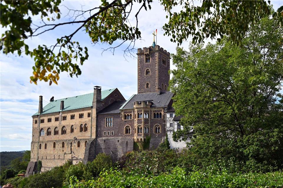 Wandern, Wald, Wurst - und die Wartburg: Was hat Thüringen in Sachen Tourismus zu bieten? Das soll die neue Tourismusstrategie 2035 herausstellen, die derzeit in Arbeit ist. (Archivbild)Martin Schutt/dpa
