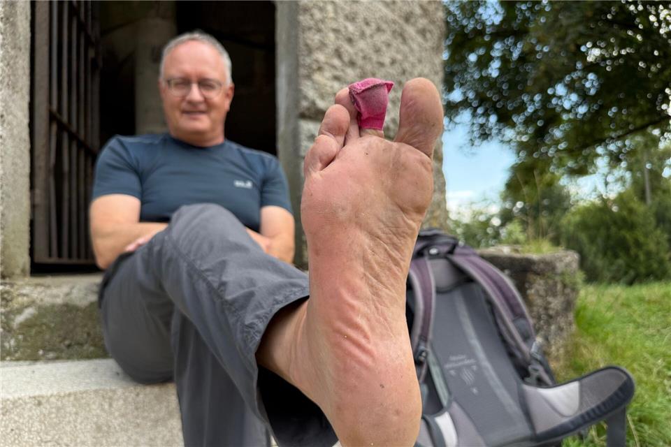 Wandern, Wetten, Wellness: Andreas Stoch trägt jetzt erstmal gemütliche Schuhe.Nico Pointner/dpa