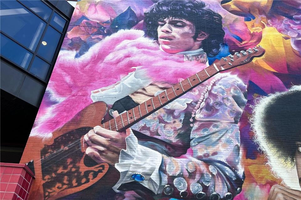 Wandgemälde eines Musikrevolutionärs: Prince-Mural in Minneapolis.Verena Wolff/dpa-tmn