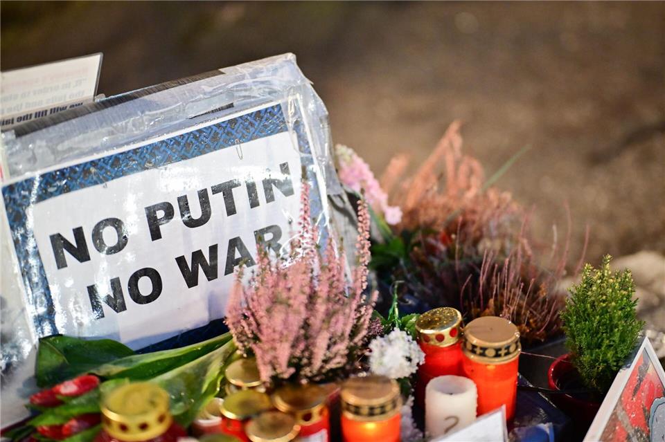 Wann endet der russische Angriffskrieg gegen die Ukraine? Verhandlungen haben bisher keine greifbaren Ergebnisse gebracht.Sebastian Gollnow/dpa