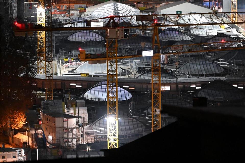 Wann gehen im neuen Stuttgarter Tiefbahnhof auch offiziell die Lichter an? Katharina Kausche/dpa