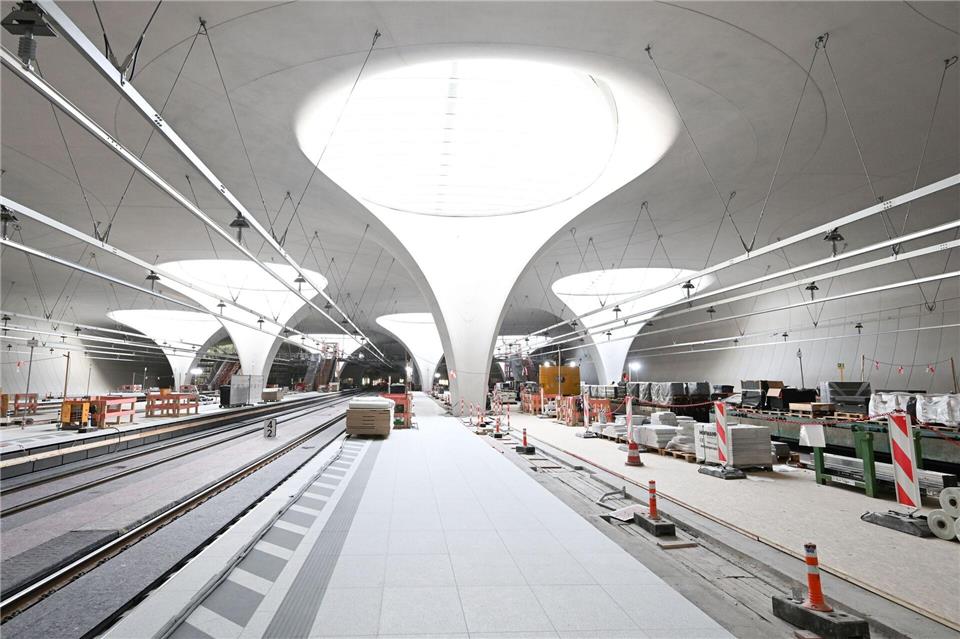 Wann hier im neuen Stuttgarter Tiefbahnhof die ersten Züge fahren, ist unklar. (Archivbild)Bernd Weißbrod/dpa