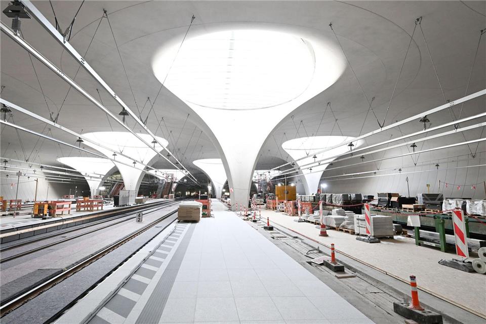 Wann hier im neuen Stuttgarter Tiefbahnhof endlich Züge halten, ist derzeit völlig unklar. (Archivbild)Bernd Weißbrod/dpa