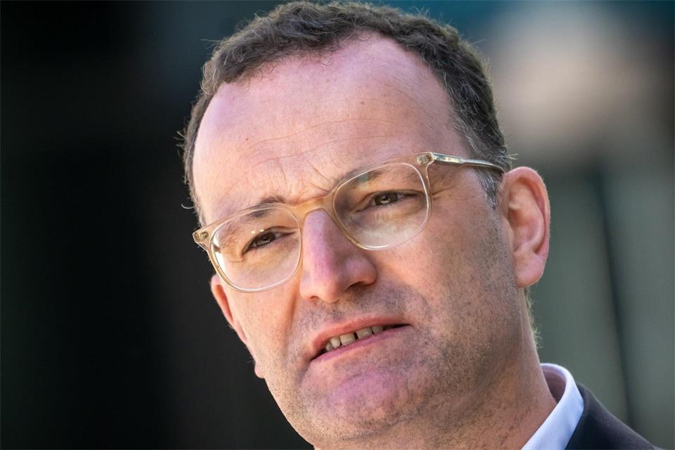 War 2024 an die Spitze des CDU-Bezirks Münsterland gewählt worden: Jens Spahn. (Archivbild)Michael Kappeler/dpa