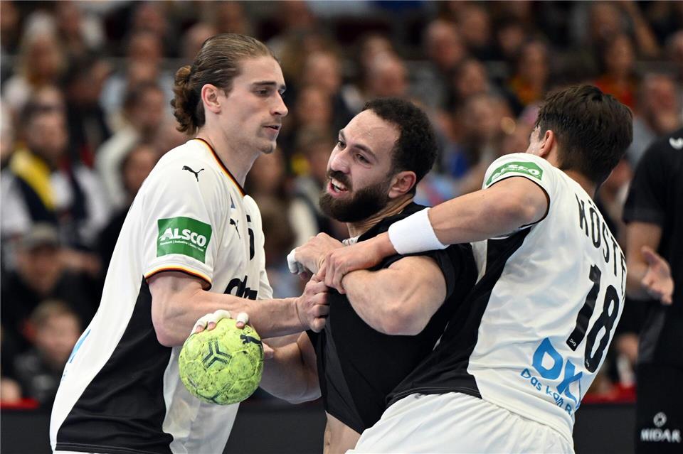War bester deutscher Werfer: Juri Knorr (l).Federico Gambarini/dpa