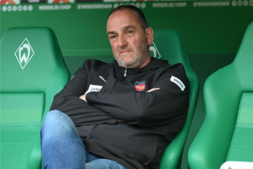 War nach dem Bremen-Spiel bedient: Heidenheims Trainer Schmidt.Carmen Jaspersen/dpa