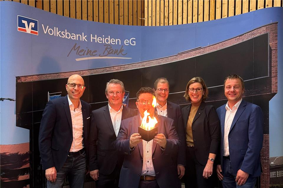Waren beim Mitgliederabend der Volksbank Heiden in der Westmünsterlandhalle danbei: Christian Temminghoff, Thorsten Groß, Erasmus Stein, Andreas Voßkamp, Kathrin Jünck und Alois Willing.