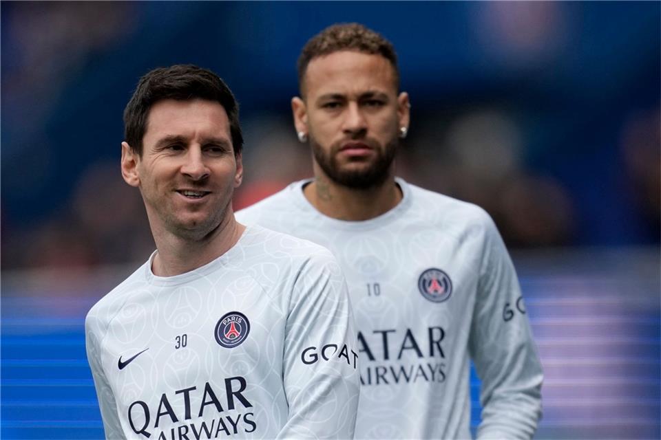 Waren zwei Jahre gemeinsam bei PSG: Lionel Messi (l) und Neymar.