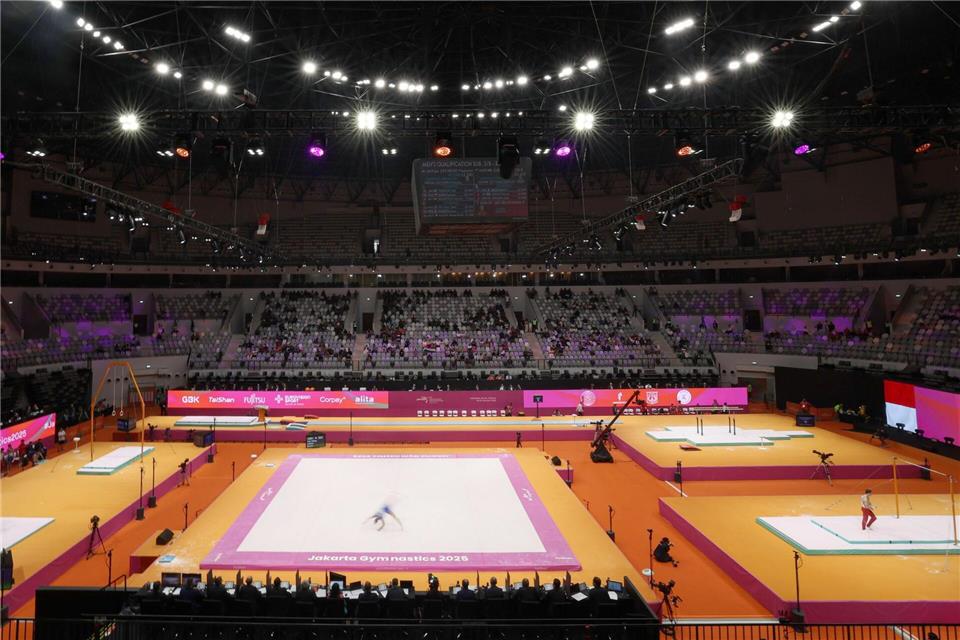 Warme Farben, kalte Luft: die IMS Arena.Bai Xuefei/XinHua/dpa