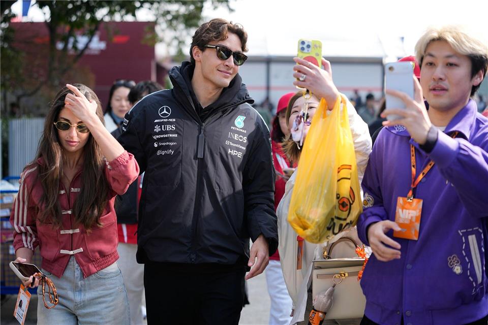 Warnt vor Schnellschüssen: WM-Spitzenreiter George Russell.Andy Wong/AP/dpa