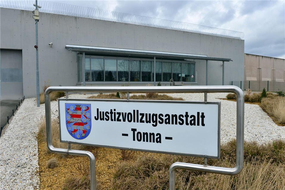 Was sich 2022 in Sachsen-Anhalt tatsächlich ereignete, übten Thüringer Einsatzkräfte in der JVA Tonna in der Nacht zu Donnerstag. (Archivbild)Martin Schutt/dpa-Zentralbild/dpa