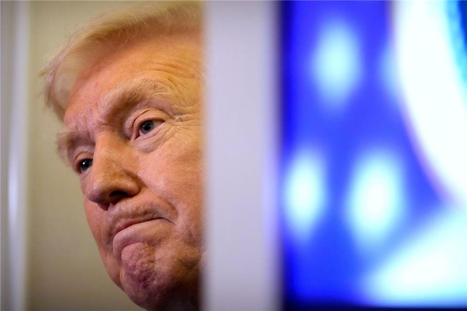 Was wusste US-Präsident Trump tatsächlich über Epstein? (Archivfoto)Mark Schiefelbein/AP/dpa