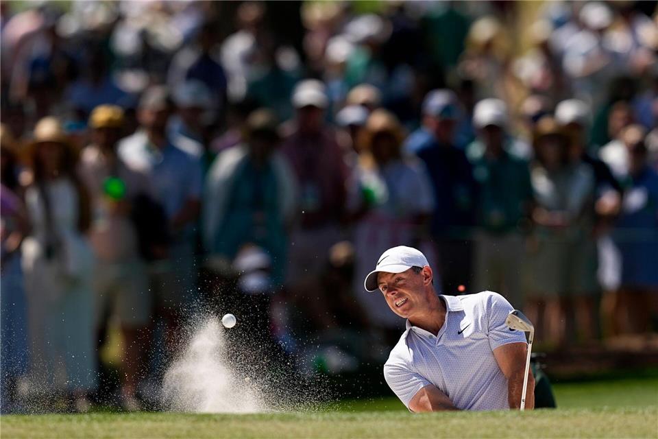 Wasser, Bäume, Bunker: McIlroy kämpfte an Tag drei beim Masters mit dem Kurs.David J. Phillip/AP/dpa