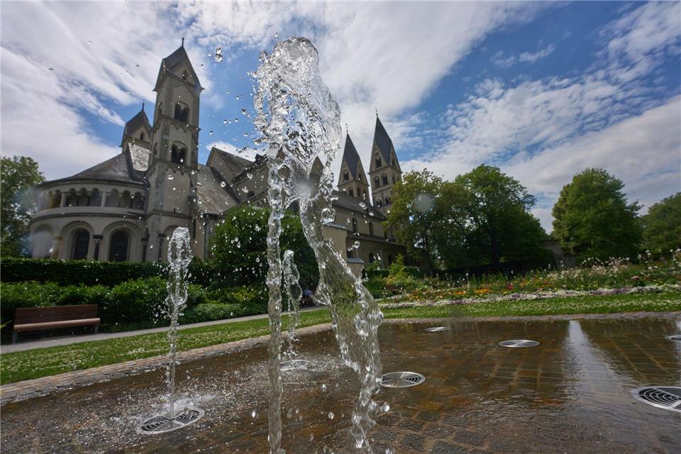 Wasser als Abkühlung wird vielen willkommen sein. Thomas Frey/dpa