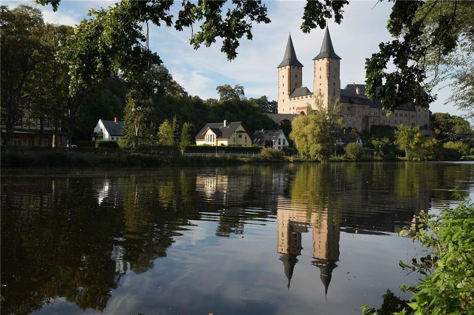 Wasser aus Flüssen - wie etwa der Zwickauer Mulde - zu pumpen ist in Mittelsachsen ab sofort tabu. (Archivbild)Peter Endig/dpa-Zentralbild/ZB