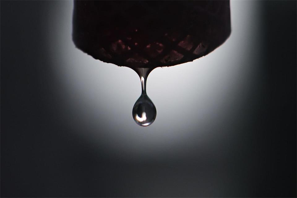 Wasser bleibt knapp. (Symbolbild)Sebastian Gollnow/dpa