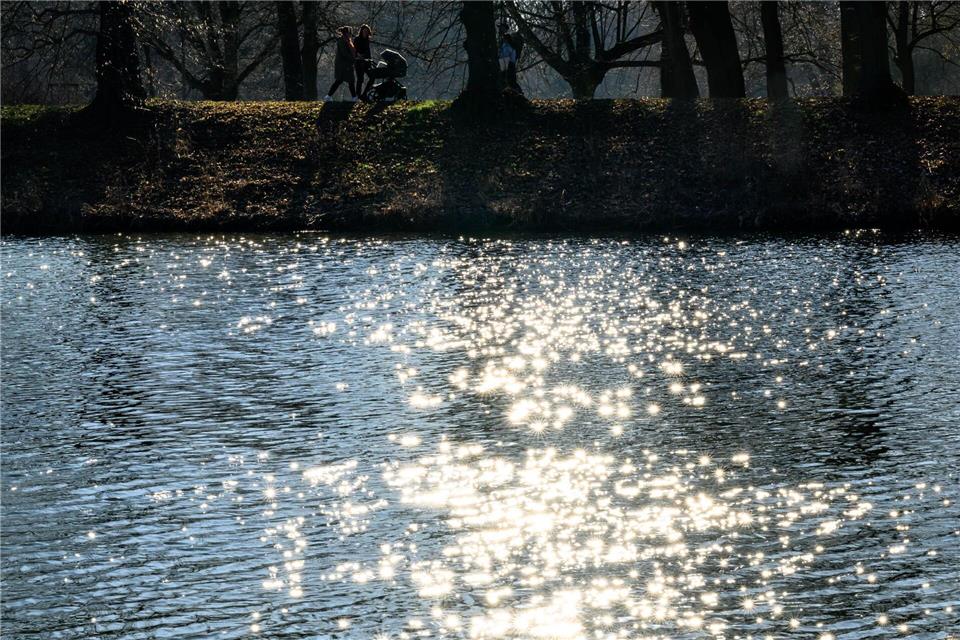 Wasser ist lebenswichtig für Menschen, Tiere und Kleinstorganismen. (Archivbild)Hendrik Schmidt/dpa