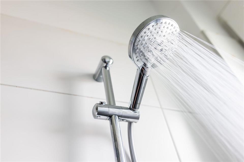 Wassersparen ist weiter angesagt. (Symbolbild)Philipp von Ditfurth/dpa