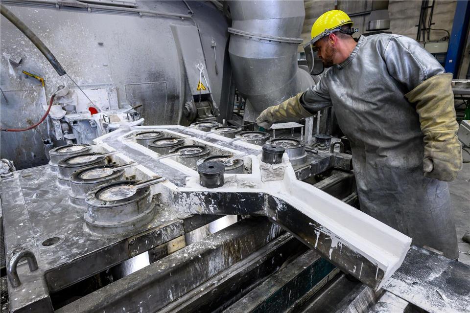 Wasserstoff soll Erdgas künftig in Schmelzöfen ersetzen.Hendrik Schmidt/dpa