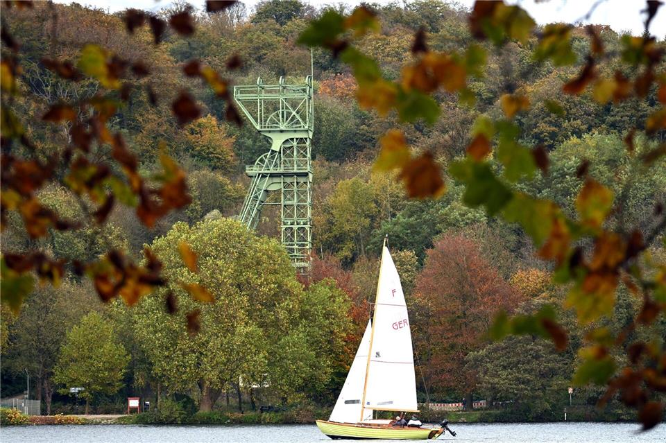 Wechselhaftes Herbstwetter herrscht in den kommenden Tagen in NRW vor. (Archivbild)Federico Gambarini/dpa
