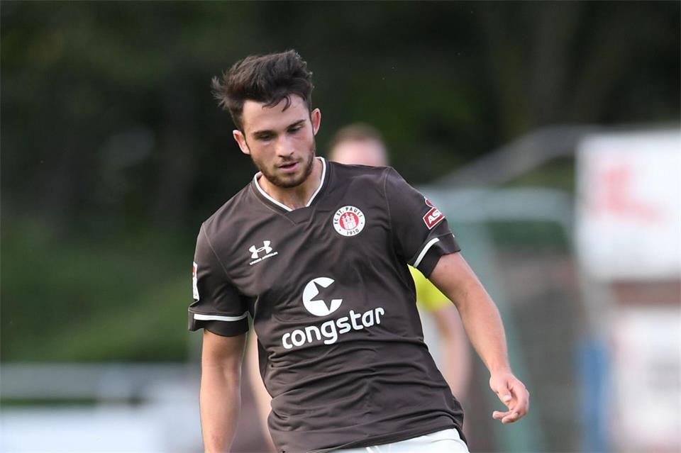 Wechselt zum VfL Osnabrück: Der frühere St.-Pauli-Profi Leon Flach. Carmen Jaspersen/dpa