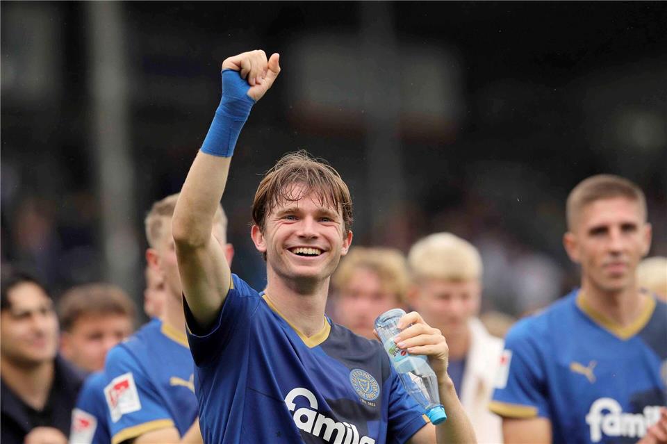 Wechselt zurück nach Dänemark: Magnus Knudsen. (Archivbild)Claus Bergmann/dpa