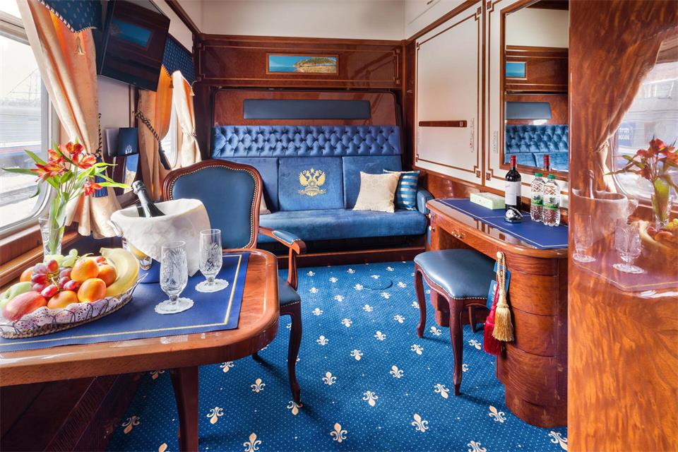 „Wege in die Zukunft“: Kluge und einflussreiche Köpfe diskutieren in der per Bahn zwischen Duisburg und Xi’an in China.---/Golden Eagle Luxury Trains/dpa