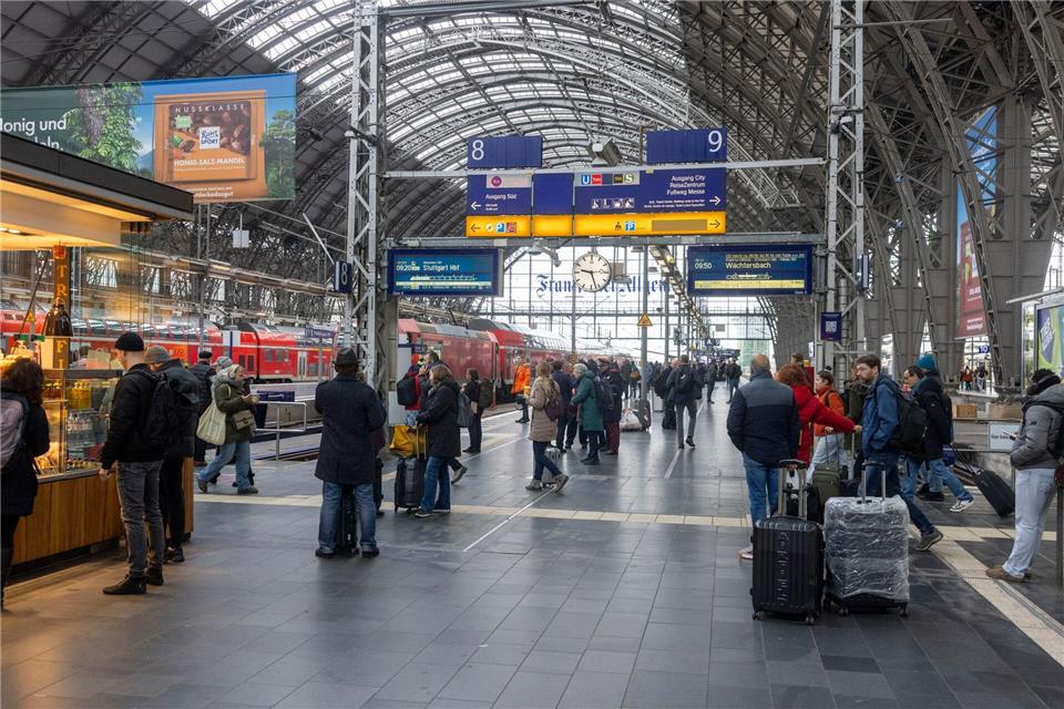 Wegen Bauarbeiten gibt es Sperrungen am Frankfurter Hauptbahnhof. (Archivbild)Helmut Fricke/dpa