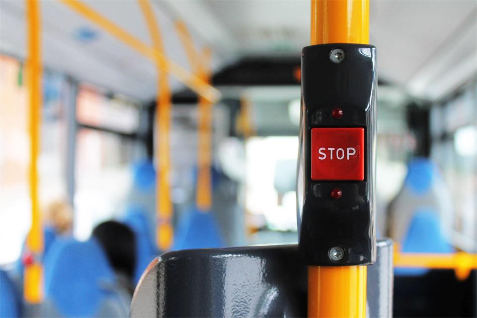 Wegen Bauarbeiten ist die Bahnstrecke zwischen Borken und Bottrop derzeit gesperrt. Nun gibt es eine Beschwerde über den Schienenersatzverkehr per Bus. 