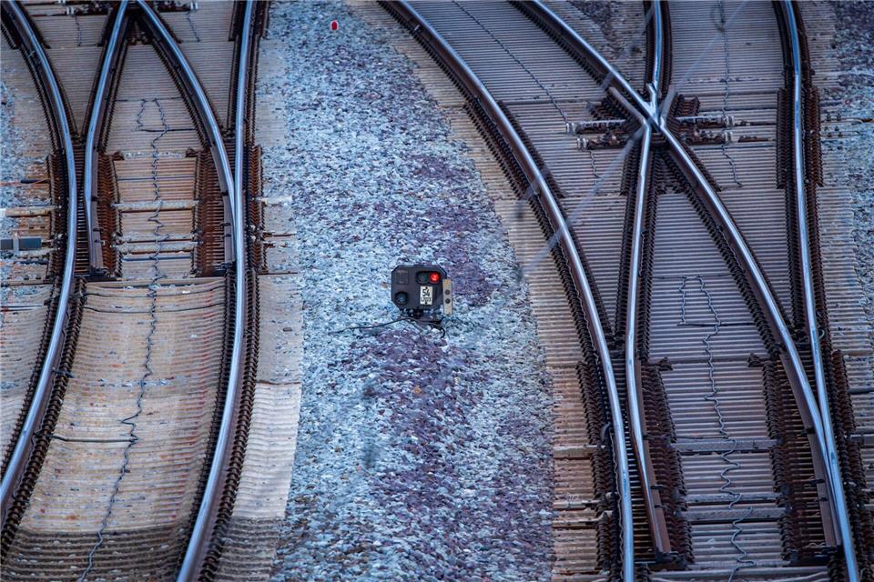 Wegen Bauarbeiten müssen sich Fahrgäste der RB26 zwischen Mainz und Koblenz auf Einschränkungen einstellen. (Symbolbild)Jens Büttner/dpa
