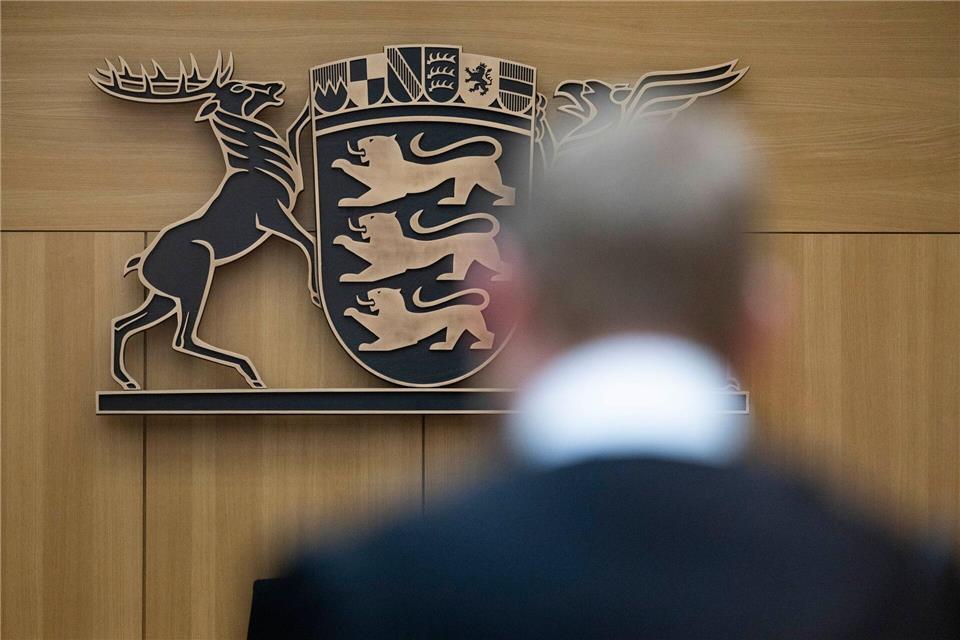 Wegen Kriegsverbrechen und einer Tötung in Syrien ist ein Hisbollah-Mitglied zu lebenslanger Haft verurteilt worden.(Illustration)  Marijan Murat/dpa