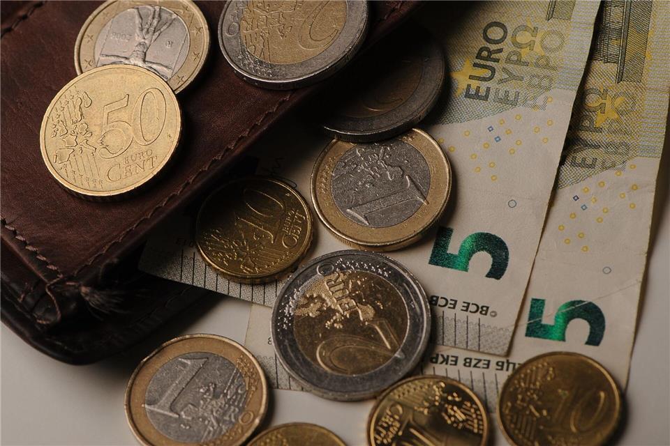 Wegen Mietschulden gibt es steigenden Bedarf nach Unterstützung bei den Schuldnerberatungen. (Symbolbild)Swen Pförtner/dpa