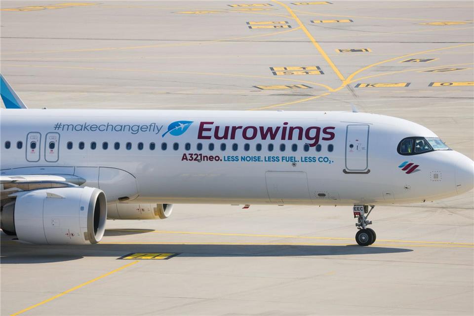 Wegen der hohen Nachfrage fliegt Eurowings zusätzliche Verbindungen nach Westeuropa. (Archivbild)Christoph Schmidt/dpa