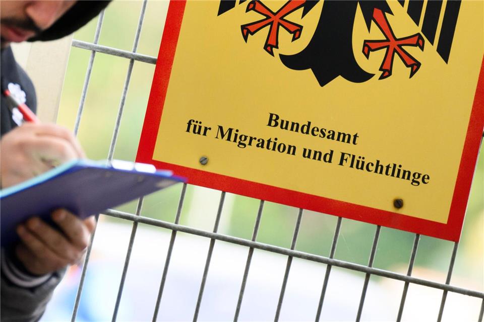 Wegen des Bürgerkriegs in Syrien sind viele Menschen nach Deutschland geflüchtet. (Symbolbild)Julian Stratenschulte/dpa